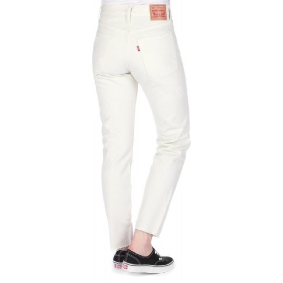 white levis wedgie jeans